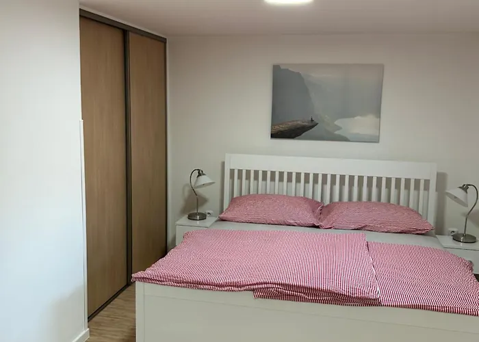 Red Travel شقة Dvůr Králové nad Labem